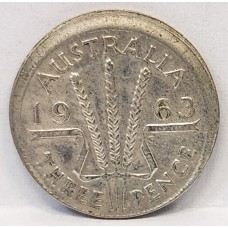AUSTRALIA 1963 . THREEPENCE . ERROR . OFF CENTRE